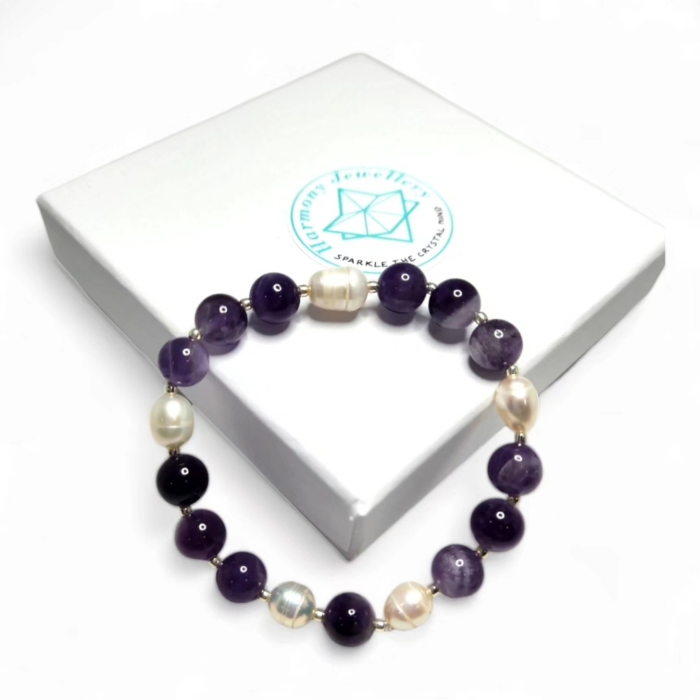 8 mm Amethyst and Freshwater Pearl bracelet